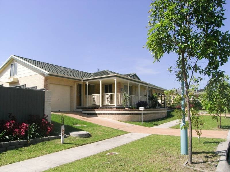 34 Quarterhorse Parade, Wadalba NSW 2259