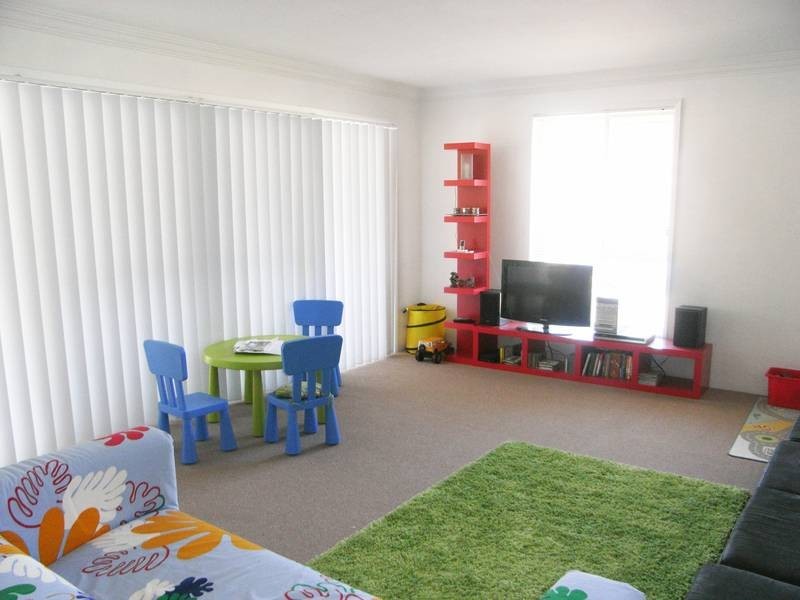 34 Quarterhorse Parade, Wadalba NSW 2259