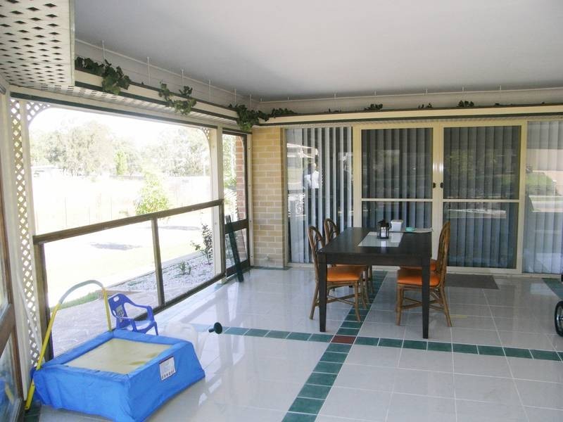 34 Quarterhorse Parade, Wadalba NSW 2259