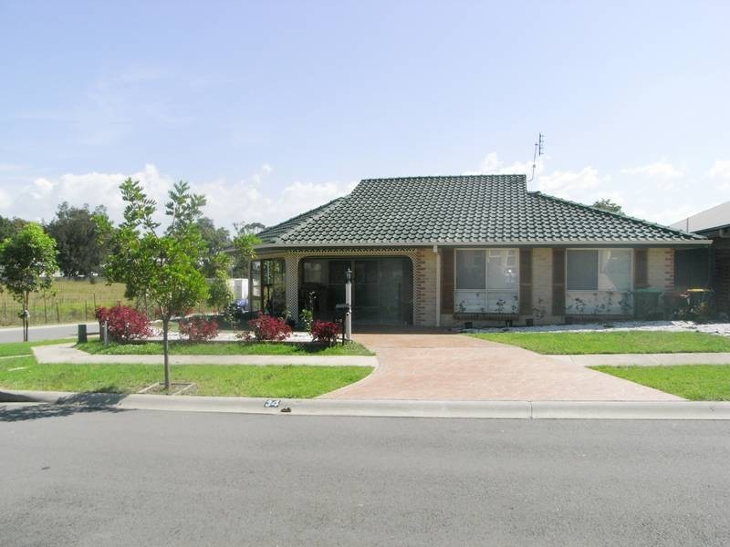 34 Quarterhorse Parade, Wadalba NSW 2259