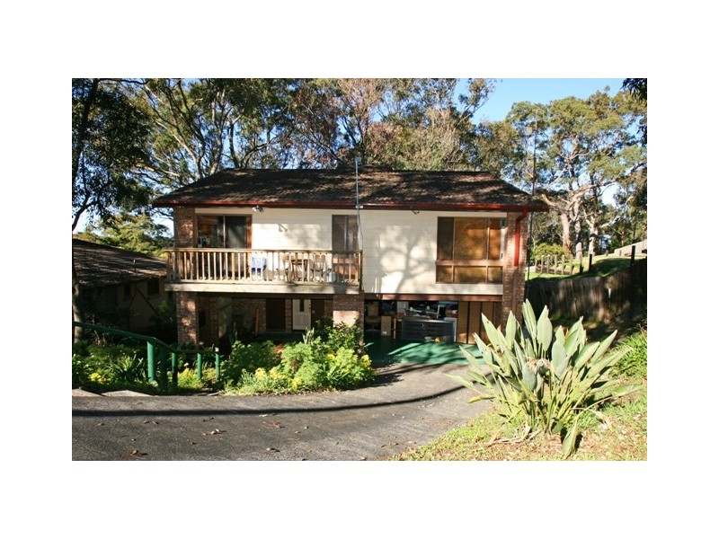 4 Leslie Avenue, Gorokan NSW 2263
