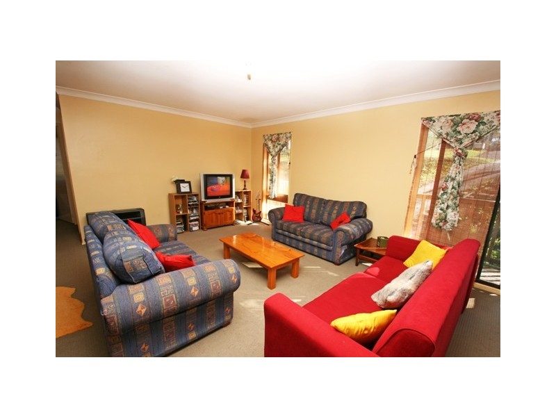 4 Leslie Avenue, Gorokan NSW 2263
