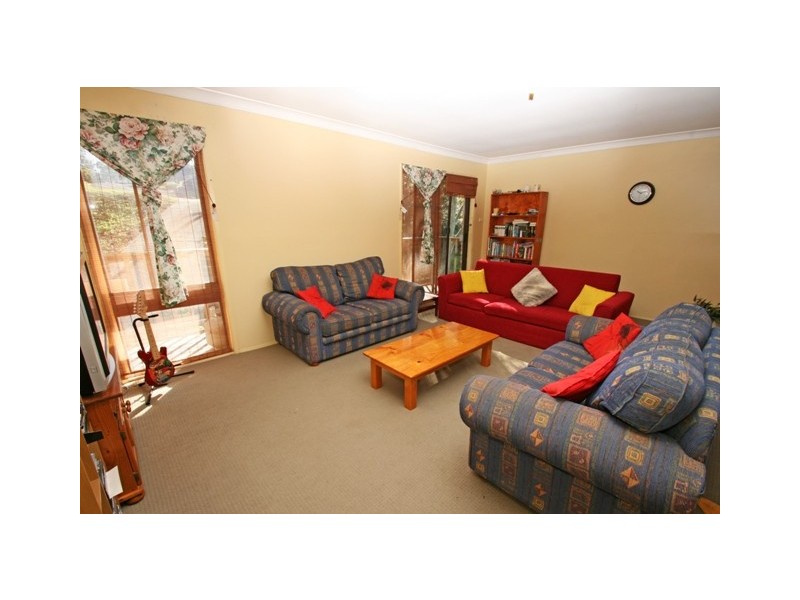 4 Leslie Avenue, Gorokan NSW 2263