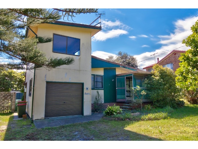 2 Coloma Street, Budgewoi NSW 2262