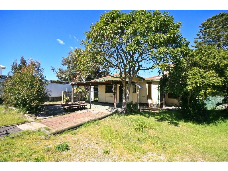 2 Coloma Street, Budgewoi NSW 2262