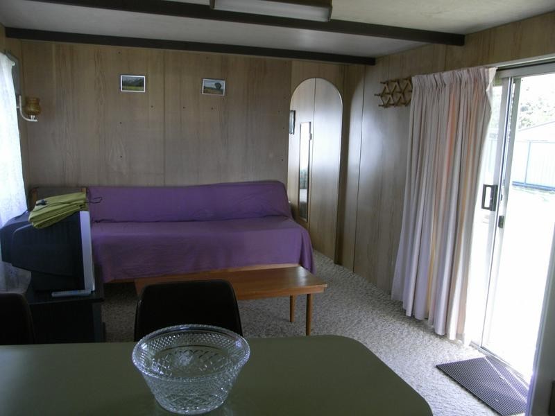 Flat/388 Tuggerawong Rd, Tuggerawong NSW 2259