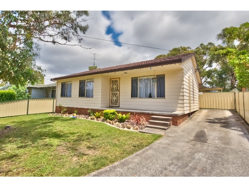 16 Merinda Avenue, Charmhaven NSW 2263