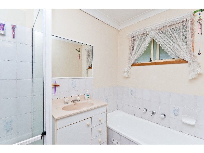 16 Merinda Avenue, Charmhaven NSW 2263