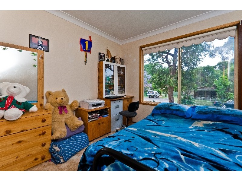 16 Merinda Avenue, Charmhaven NSW 2263