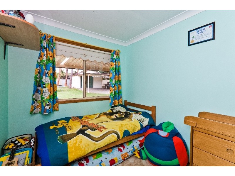 16 Merinda Avenue, Charmhaven NSW 2263