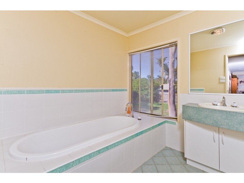 99 Marks Road, Gorokan NSW 2263