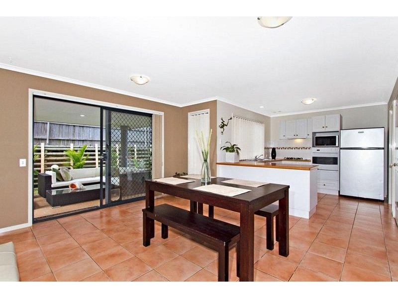 2 Barrington Dr, Woongarrah NSW 2259