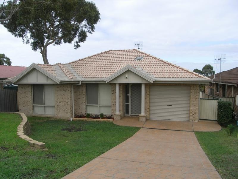 74 Roper Rd, Blue Haven NSW 2262