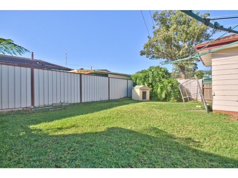 7 Rolfe Avenue, Kanwal NSW 2259
