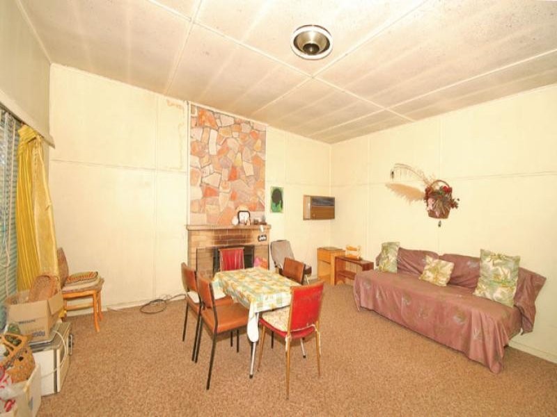 34 Malvina PARADE, Gorokan NSW 2263