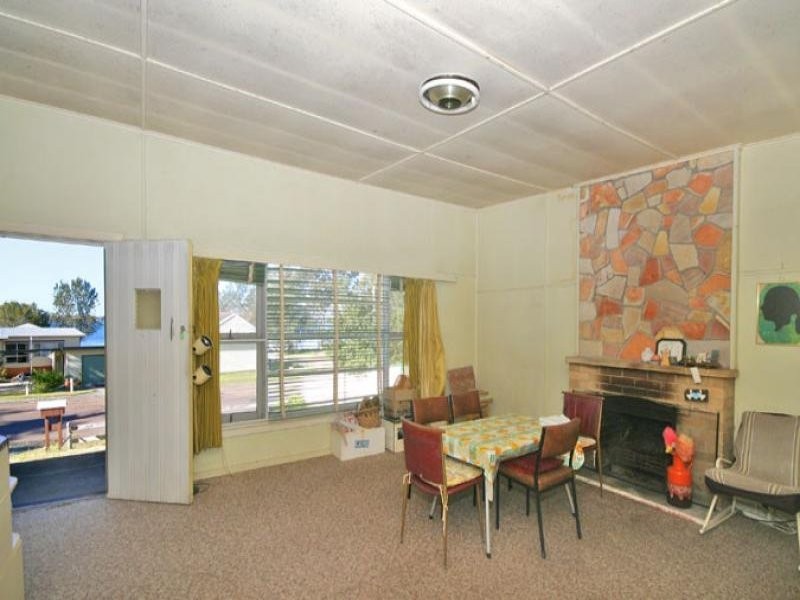 34 Malvina PARADE, Gorokan NSW 2263