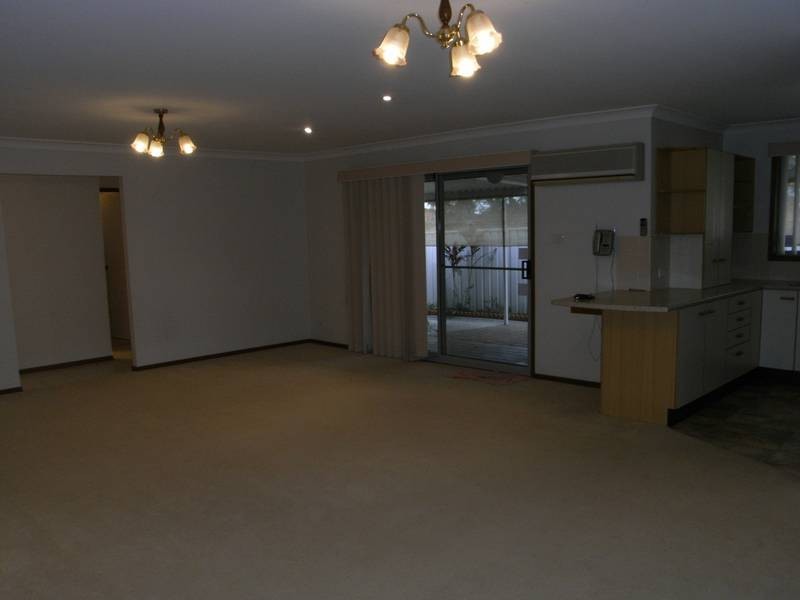 2/30 Bromley Court, Lake Haven NSW 2263