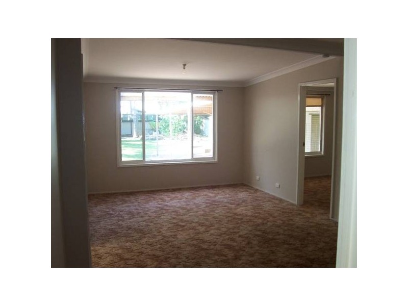 1 Avonlea Avenue, Gorokan NSW 2263