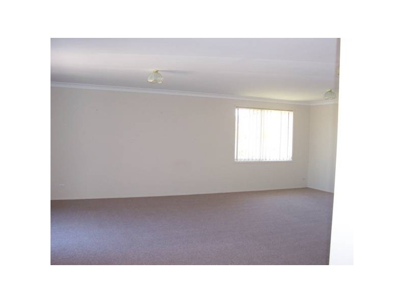 2 Lupin Close, Woongarrah NSW 2259
