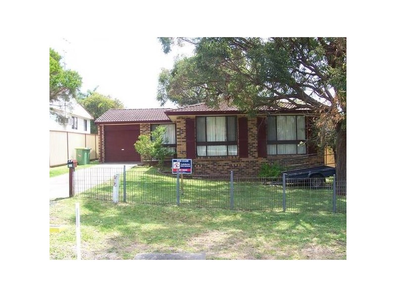 35 Carinya Avenue, Charmhaven NSW 2263