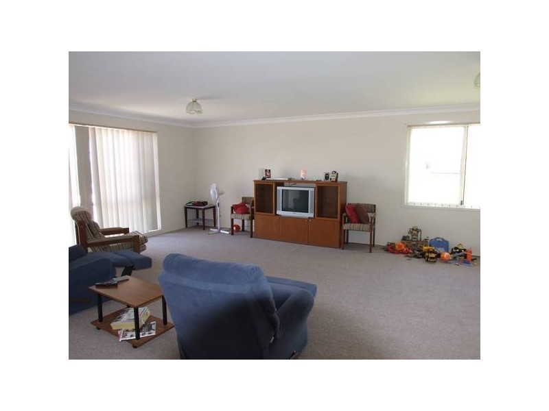 2 Lupin close, Woongarrah NSW 2259
