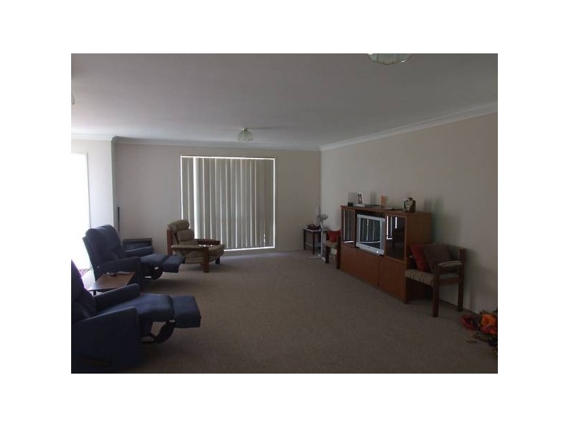 2 Lupin close, Woongarrah NSW 2259