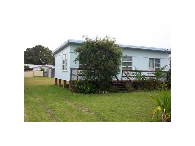 20 Manuka Parade, Gorokan NSW 2263