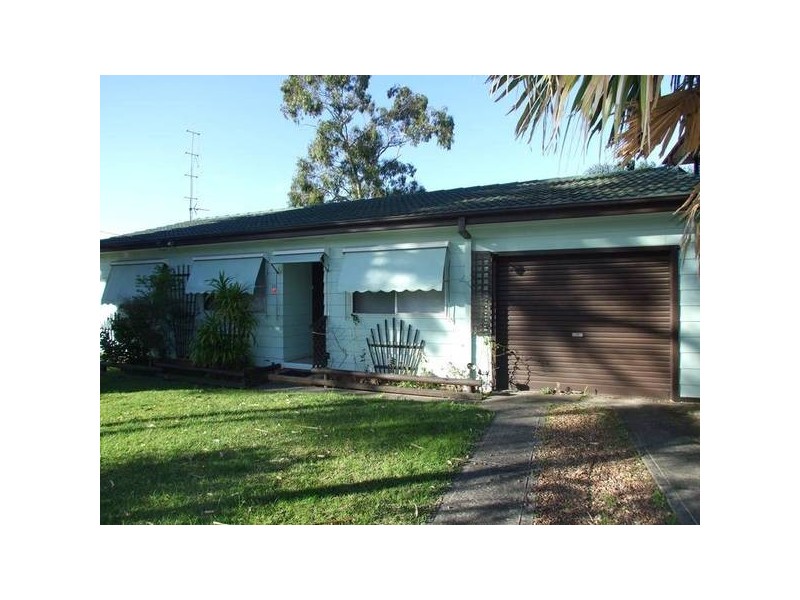 12 Sylvia Avenue, Gorokan NSW 2263
