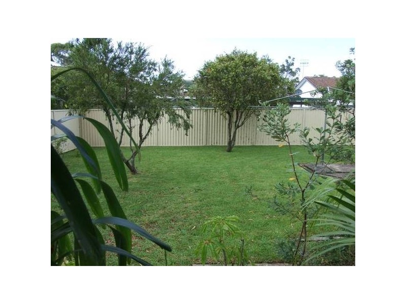 12 Sylvia Avenue, Gorokan NSW 2263
