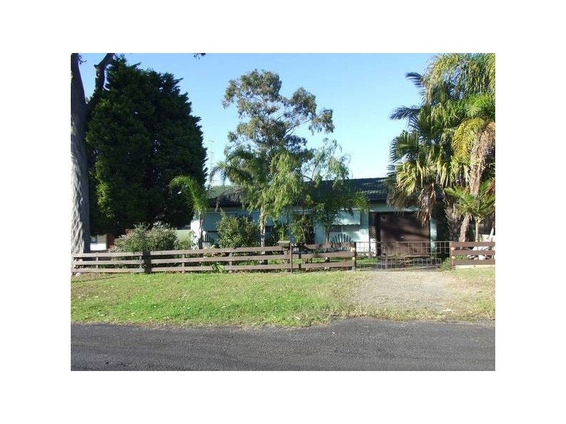 12 Sylvia Avenue, Gorokan NSW 2263