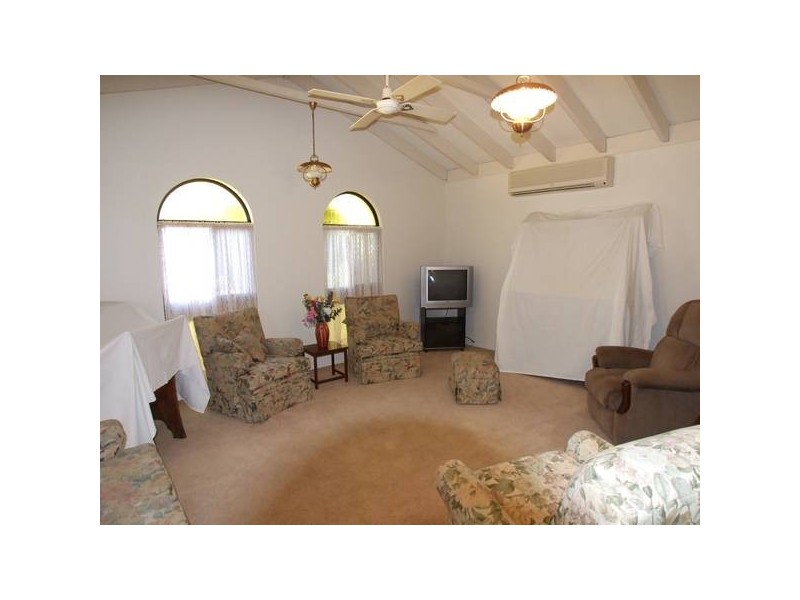 9 Lake Haven Drive, Lake Haven NSW 2263