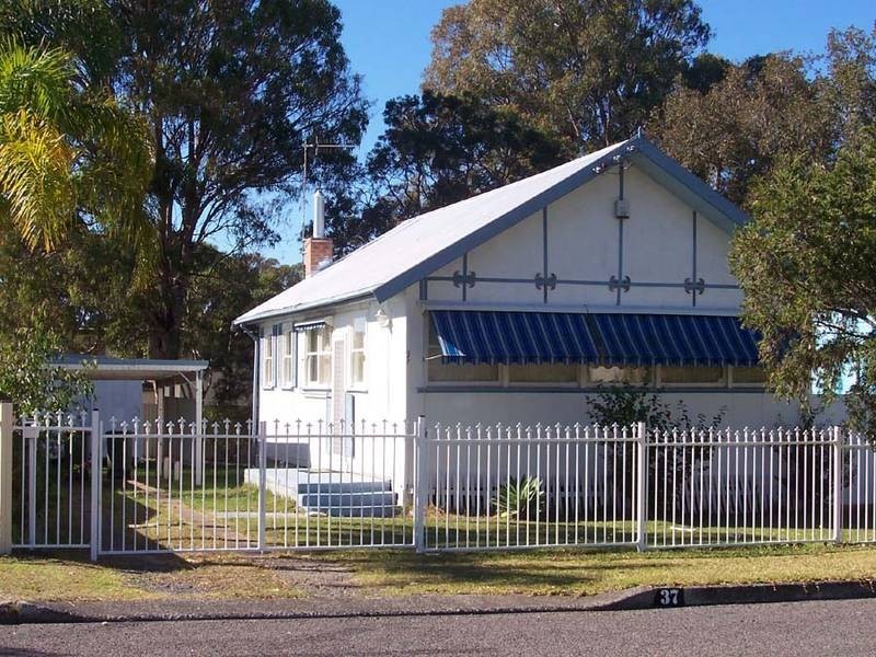 37 Dalnott, Gorokan NSW 2263