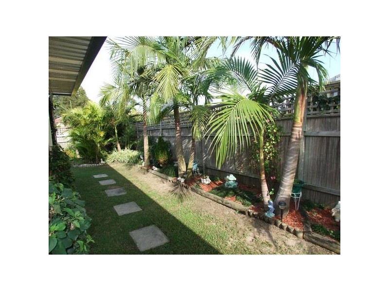 25 Belyando Crescent, Blue Haven NSW 2262