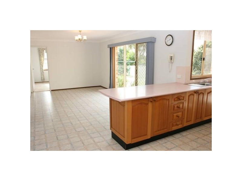 5 Oxford Drive, Lake Haven NSW 2263