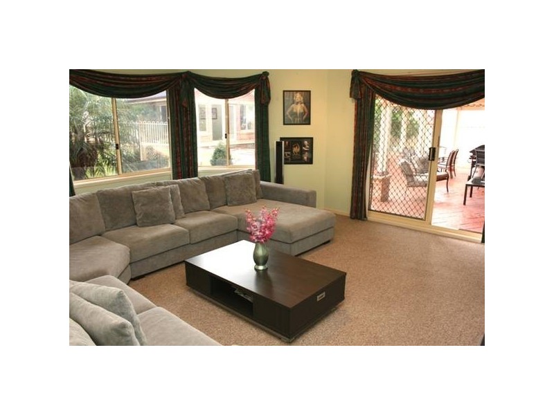 17 Chester Close, Kanwal NSW 2259