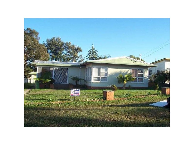 6 Hay Steet, Gorokan NSW 2263