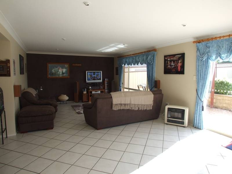 53 Christopher Crescent, Lake Haven NSW 2263