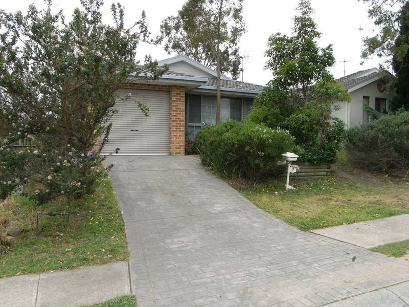 2 Waugh Crescent, Blue Haven NSW 2262