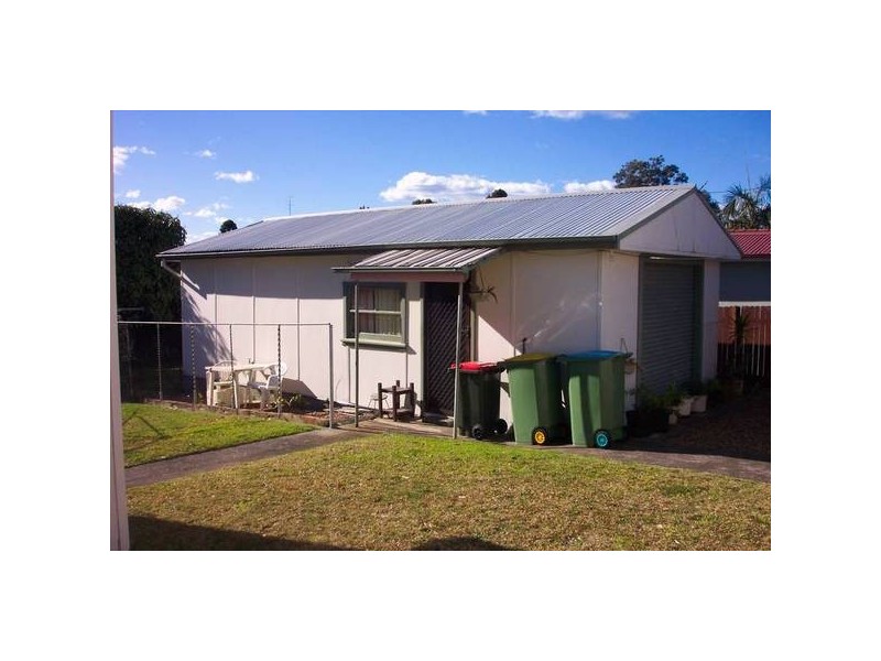68 Campbell Parade, Mannering Park NSW 2259