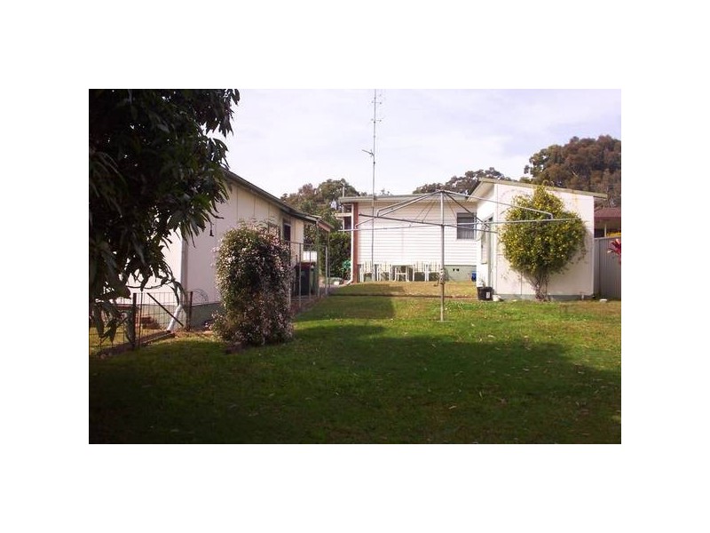68 Campbell Parade, Mannering Park NSW 2259