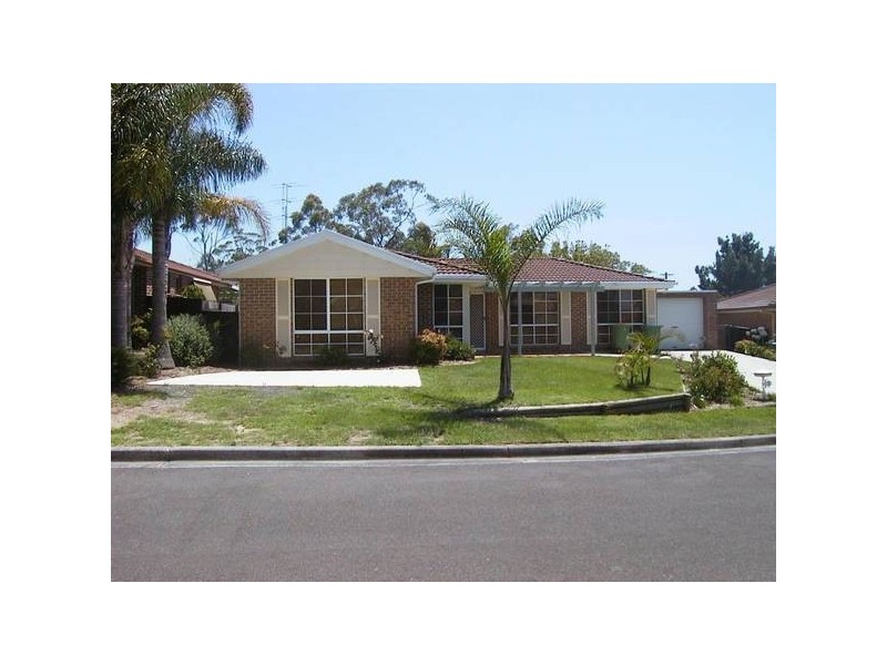 3 Emma Close, Lake Haven NSW 2263