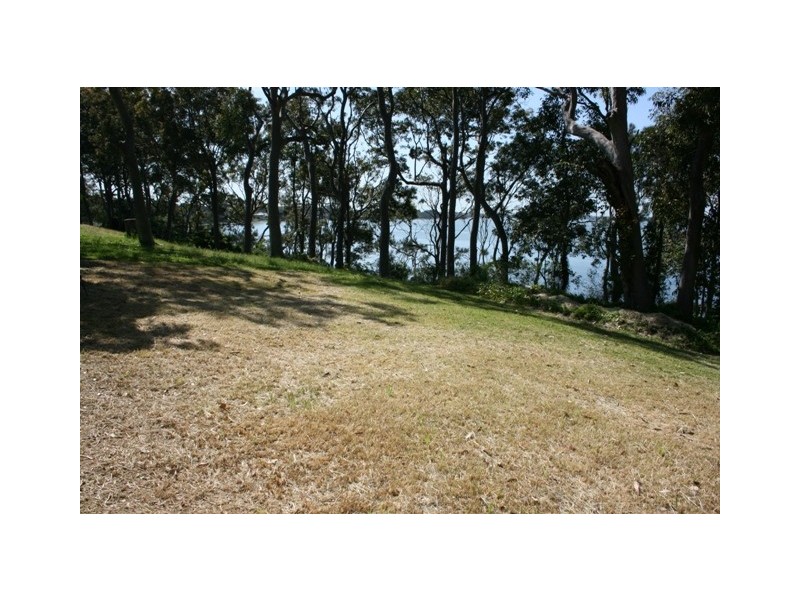 32 Tuggerawong Road, Wyongah NSW 2259
