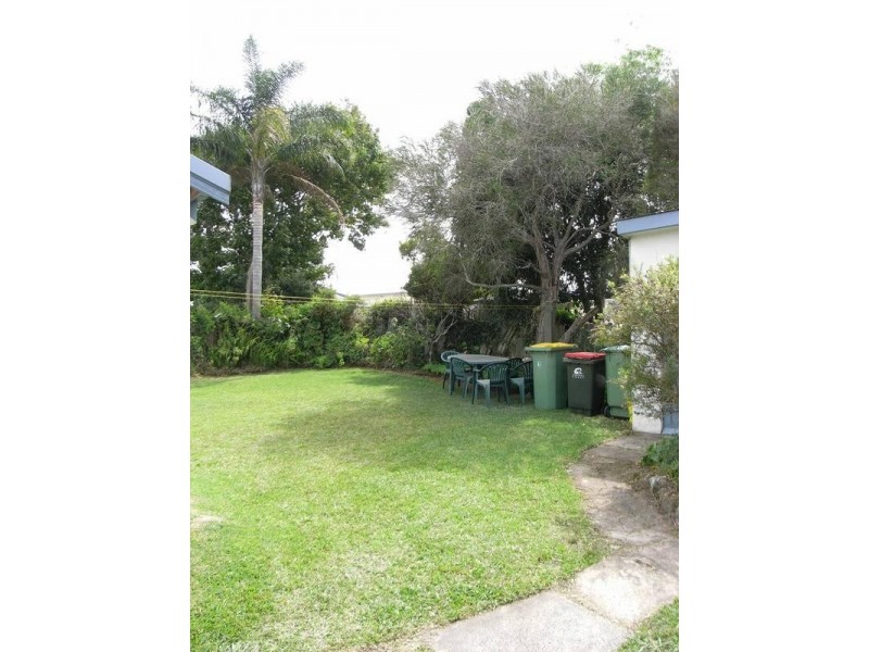 2 Vena Avenue, Gorokan NSW 2263