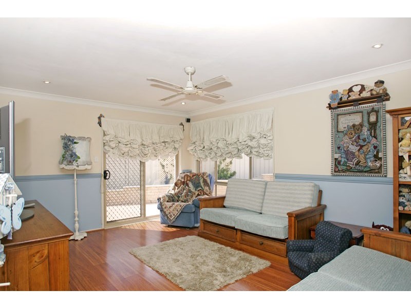 6 Coverdale Close, Lake Haven NSW 2263