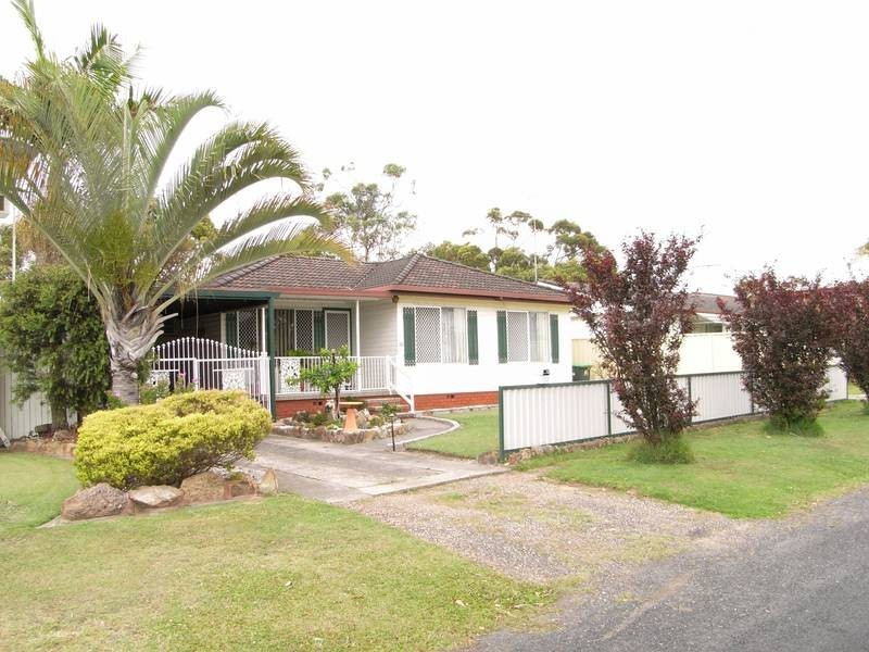 32 Robson Avenue, Gorokan NSW 2263