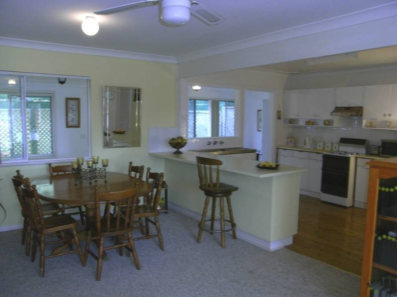 32 Robson Avenue, Gorokan NSW 2263