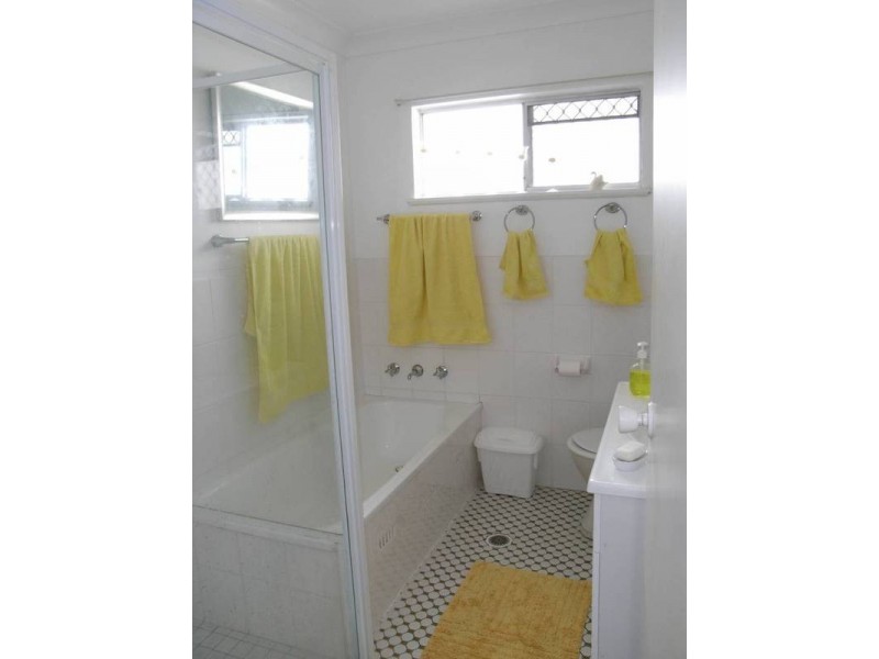 32 Robson Avenue, Gorokan NSW 2263