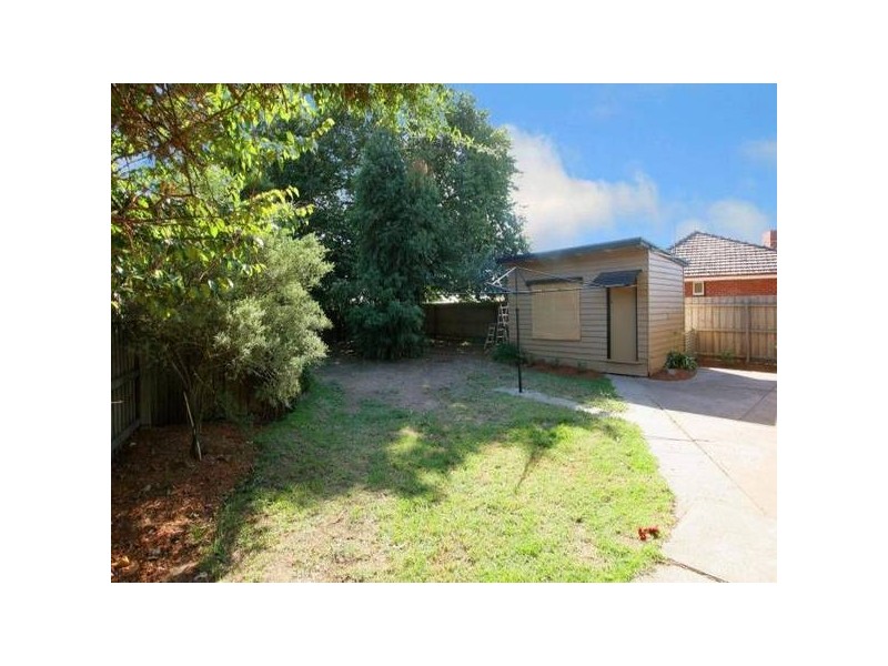 North Road, Reservoir VIC 3073