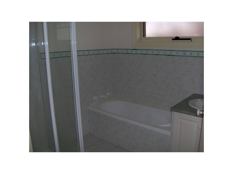 Collins Street, Preston West VIC 3072