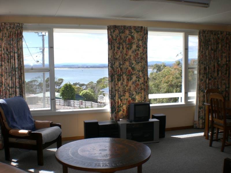 1/121 Westwood Street, Bridport TAS 7262